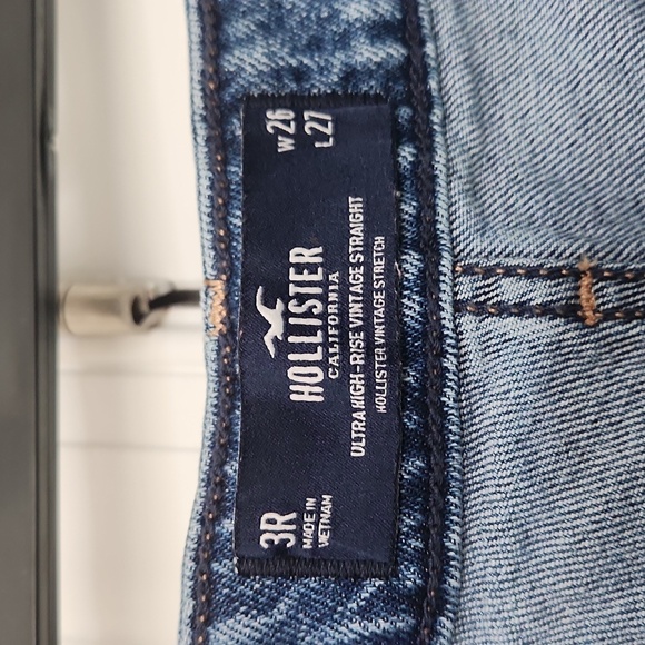 Never been worn Hollister Light Blue Denim Jeans - Picture 3 of 3